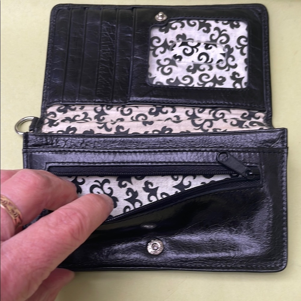 Hobo International Black Leather Wallet/Clutch - Picture 5 of 8